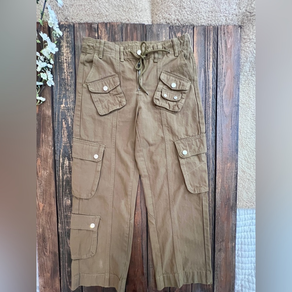 Women’s Brown Cargo Pants with Multiple Pockets